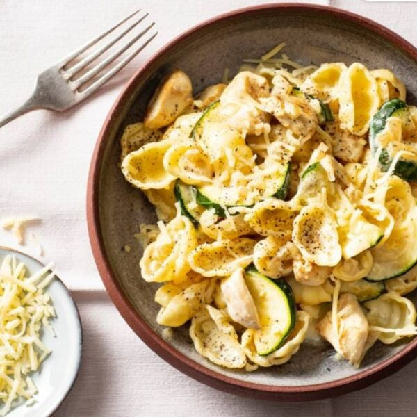 Maaltijdpakket - Pasta met kip, courgette in room (2-3 personen)